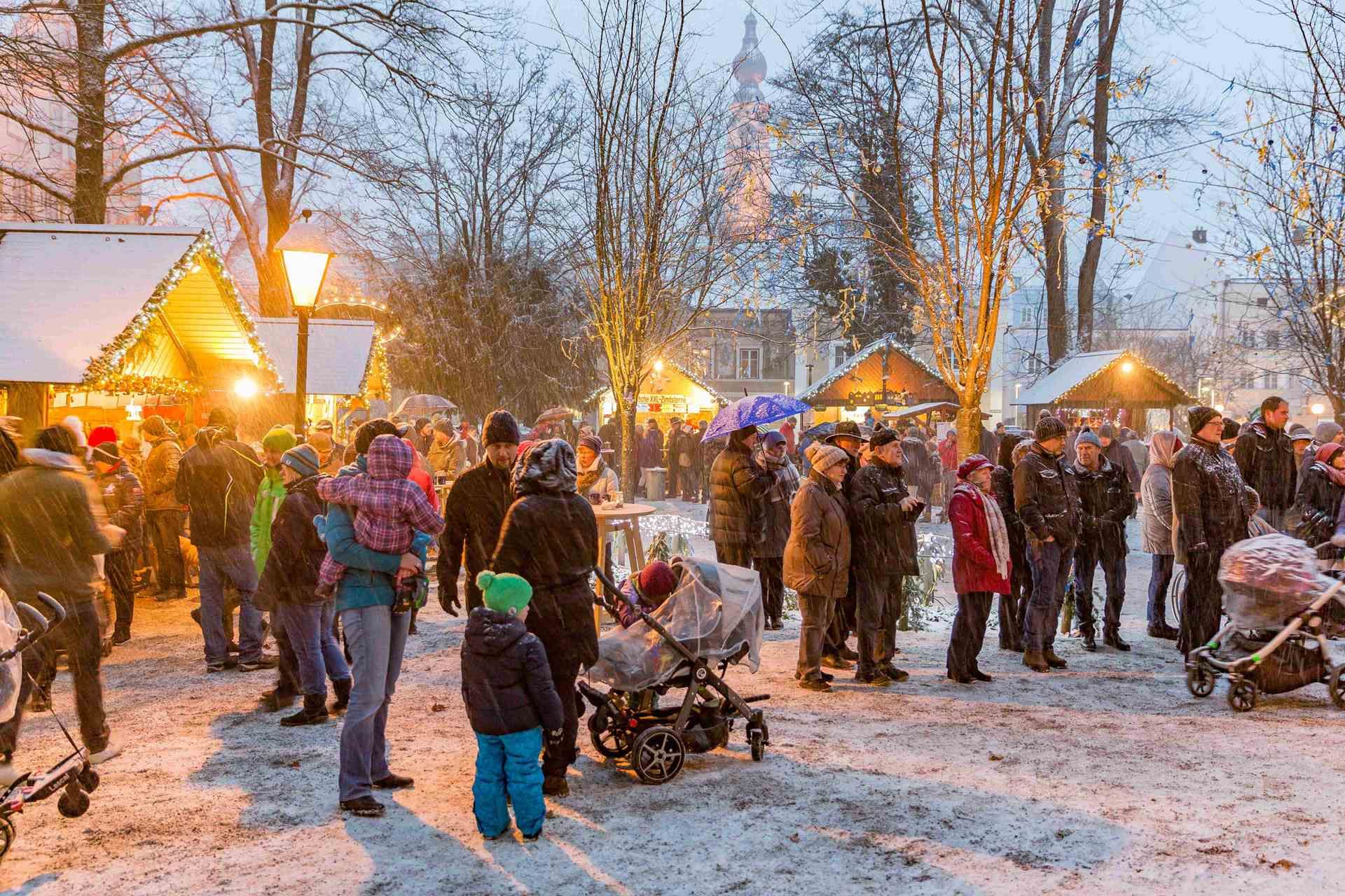 Christkindlmarkt im Palmpark in Braunau