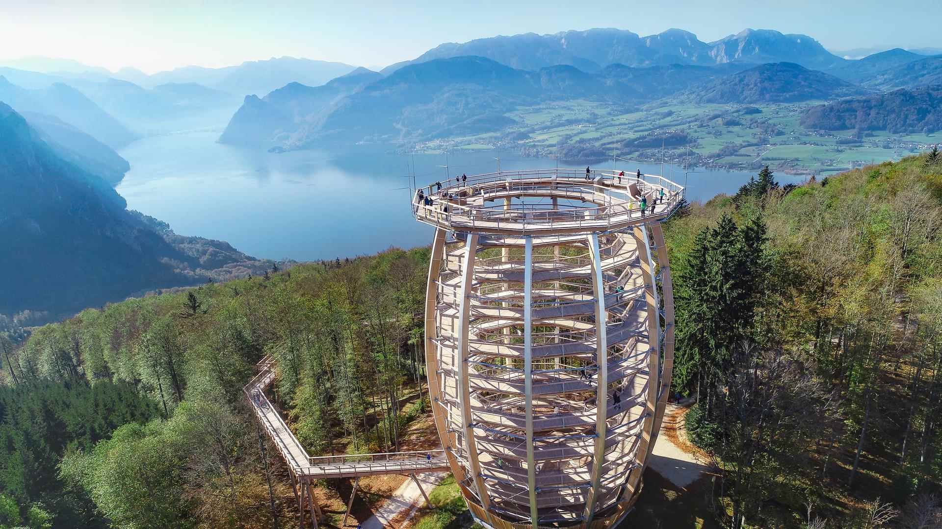 Gmunden - Luftaufnahme Turm im Herbst